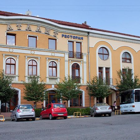 Atlant Hotel Uzhhorod Ngoại thất bức ảnh