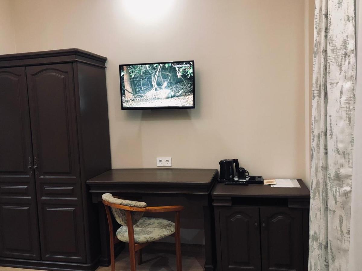 Atlant Hotel Uzhhorod Ngoại thất bức ảnh
