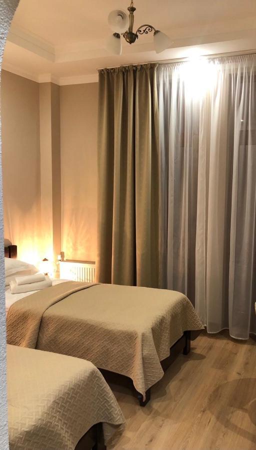 Atlant Hotel Uzhhorod Ngoại thất bức ảnh