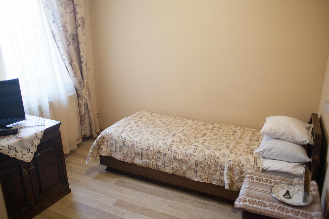 Atlant Hotel Uzhhorod Ngoại thất bức ảnh