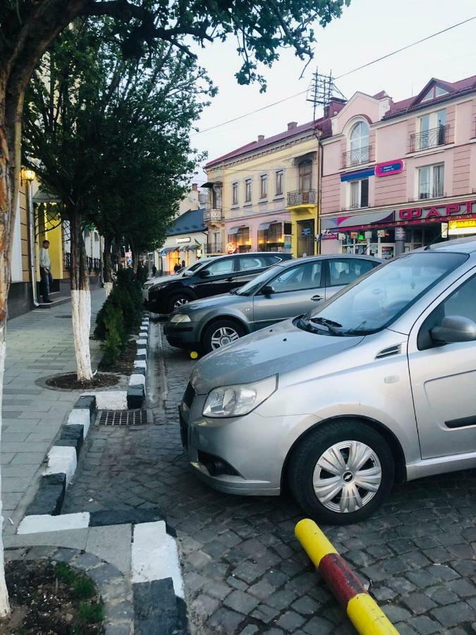 Atlant Hotel Uzhhorod Ngoại thất bức ảnh