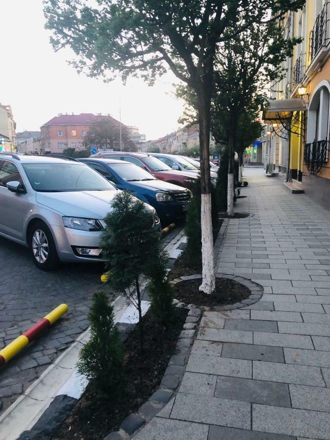 Atlant Hotel Uzhhorod Ngoại thất bức ảnh