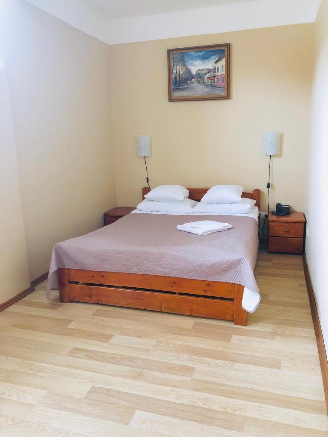 Atlant Hotel Uzhhorod Ngoại thất bức ảnh