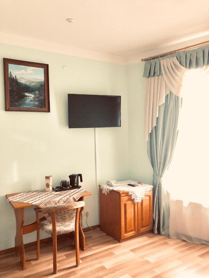 Atlant Hotel Uzhhorod Ngoại thất bức ảnh