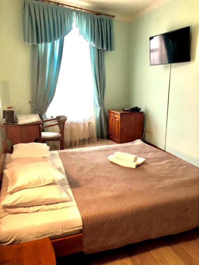 Atlant Hotel Uzhhorod Ngoại thất bức ảnh